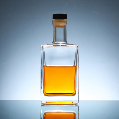 Logotipo personalizado Botella de whisky de vidrio de 500 ml para vodka ginebra vino de frutas botella de montaña Decal
