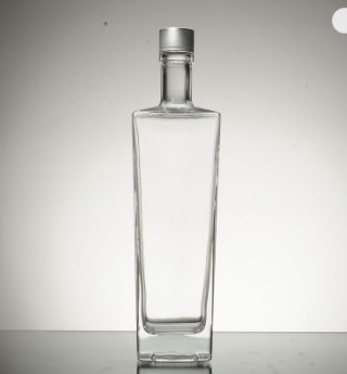 Material de base Super Flint Glass Impresión personalizada Botella de ginebra cuadrada para y OEM Bienvenido