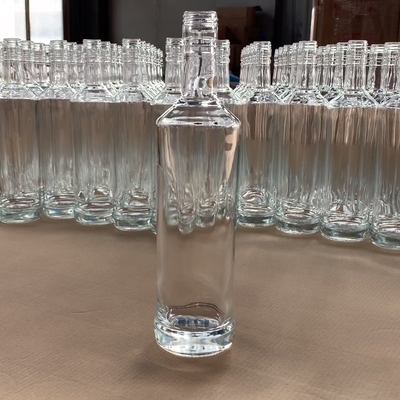375ml 500ml 750ml 1000ml Botellas de vidrio de corcho con tapa superior de tornillo GPI con tapa superior redonda Whiskey Vodka Brandy y bebidas espirituosas