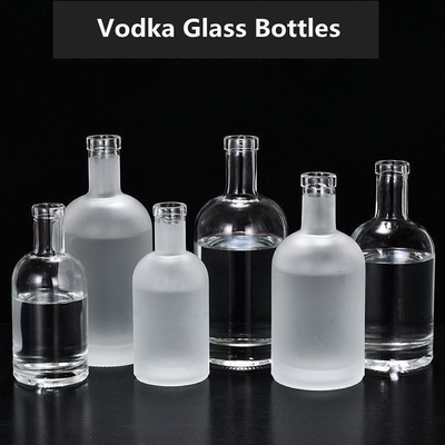 Botella de vodka de 750 ml con textura helada y material de vidrio blanco cristalino