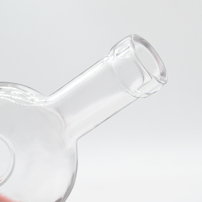Botella de vidrio vacía de material blanco cristalino de 500 ml de capacidad para vodka whisky vino a granel