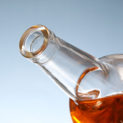 Botella de vidrio de 500 ml de corcho para vodka y licor OEM bienvenido