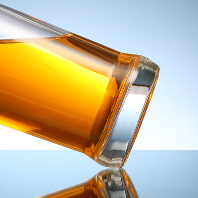 Botella de vidrio de 500 ml de corcho para vodka y licor OEM bienvenido