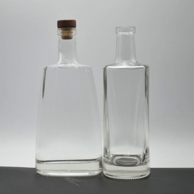 Tipo de sellado de corcho Botellas vacías de vidrio de 750 ml para licor de lujo en material de súper sílex