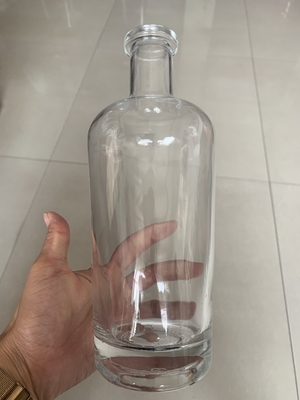 Material de base Vidrio de cristal 500 ml 700 ml Botella de vino de vodka vacía con tapones