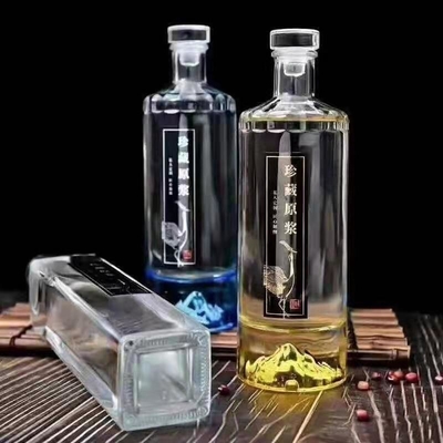 Diseño personalizado Botella de vino de vidrio cuadrada de 750 ml para sellado de vino Tipo CORK / tapa de tornillo