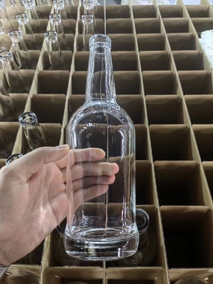 OEM Bienvenido 700ml Botella de vidrio vacía para embalaje de vino personalizado