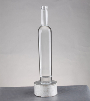 Bebidas industriales 250 ml 500 ml 750 ml Botella plana de whisky vidrio con tapa de tornillo