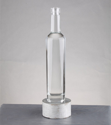 Bebidas industriales 250 ml 500 ml 750 ml Botella plana de whisky vidrio con tapa de tornillo