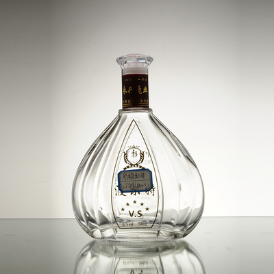 Botella de vidrio de 500 ml de 700 ml para licores de lujo Tipo de sellado de corcho Super material de vidrio de sílex