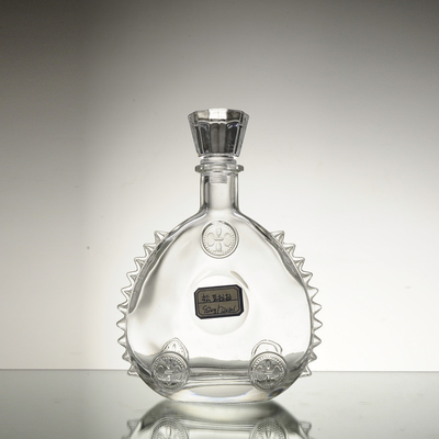 Botella de vidrio de 500 ml de 700 ml para licores de lujo Tipo de sellado de corcho Super material de vidrio de sílex