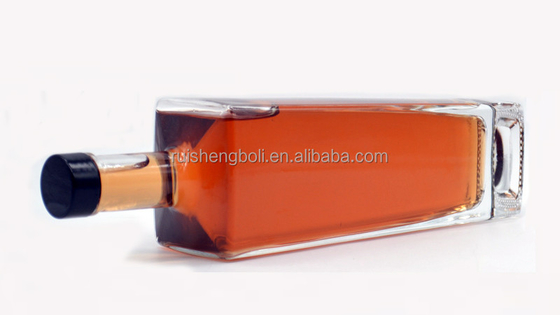Diseño personalizado Botella de vidrio transparente para aceite de oliva 750 ml 500 ml Vodka Liquor Gin reciclable