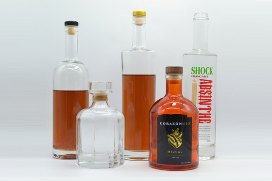 Super Flint Logotipo personalizado 100ml 350ml 550ml 750ml Botella de vidrio para tequila vodka whisky