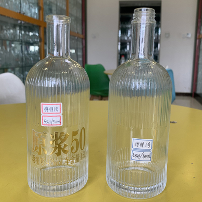 Botella de vidrio de vidrio blanco claro para vodka whisky gin