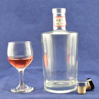 Material del cuello Material de piedra súper 700 ml de alcohol vacío claro ron whisky alcohol vodka botella de vidrio para licor