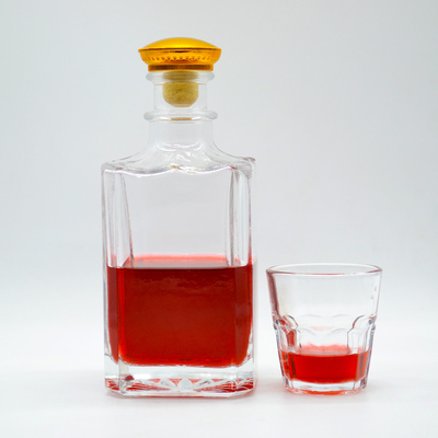 Botella de vidrio de 750 ml de Brandy Whiskey Gin con material de Super Flint y diseño personalizado