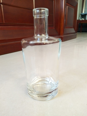 Botella de vidrio de 750 ml de Brandy Whiskey Gin con material de Super Flint y diseño personalizado