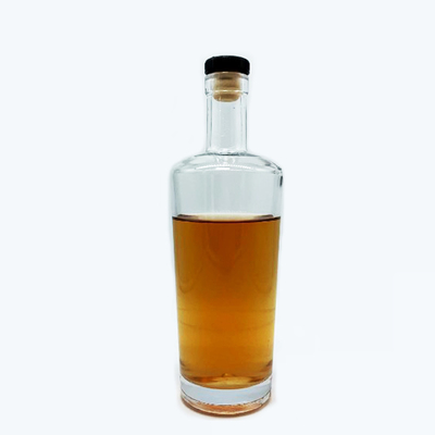 Material de vidrio Super Flint Botella de whisky de 700 ml para diseño elegante Botella de vidrio de vino usada