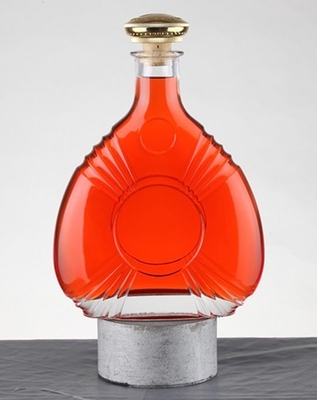 Material de vidrio Super Flint Botella de vidrio de brandy para licores personalizados 700 ml