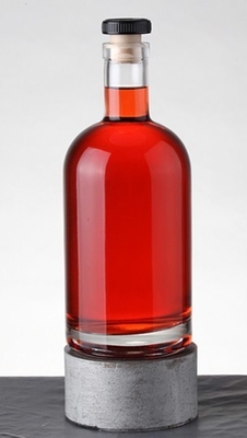 Material de vidrio Super Flint Botella de vidrio de brandy para licores personalizados 700 ml