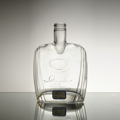 Manejo de la superficie de la decoración personalizada Gigante 750ml 1000ml vacío de ginebra de cerveza ron decantador de alcohol licor de ciruela botella de vidrio de vino