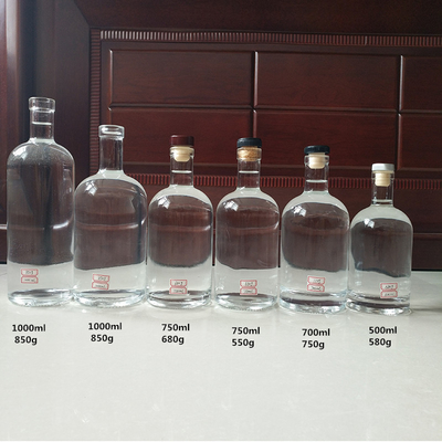 Botella de vidrio vacío para vodka, whisky y vino con capacidad de 250 ml 500 ml 700 ml 750 ml 1 l