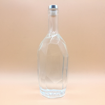 Botellas de vidrio de whisky de 750 ml de capacidad Vidrio con tapa Otros estampados en caliente de proceso profundo