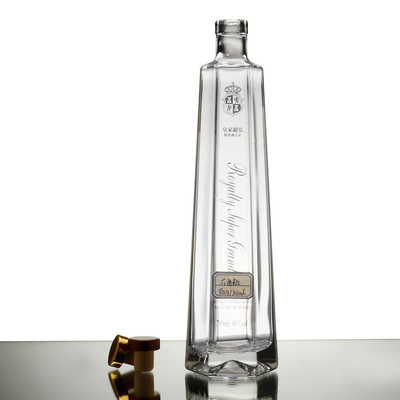 Material de vidrio súper sílex de forma poligónica única Botella de vidrio para alcohol Gin Vodka Ideal