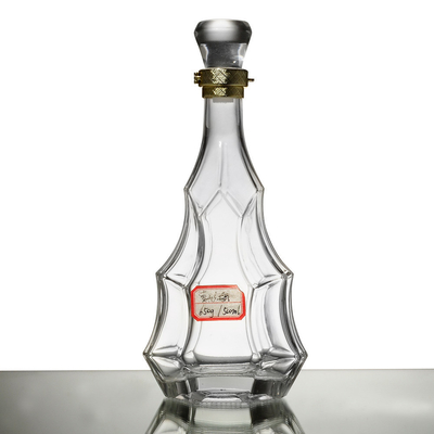 Material de vidrio súper sílex de forma poligónica única Botella de vidrio para alcohol Gin Vodka Ideal