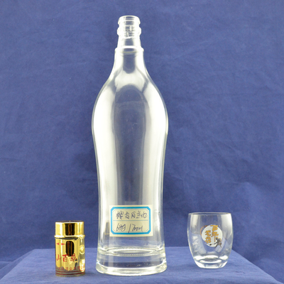 Logotipo personalizado aceptable Botella de 750 ml de alcohol blanco claro para ron vodka y whisky