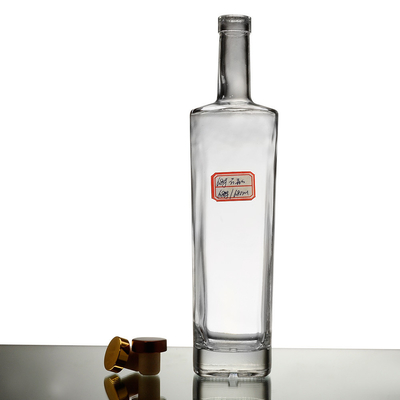 Material de vidrio súper sílex de forma poligónica única Botella de vidrio para alcohol Gin Vodka Ideal