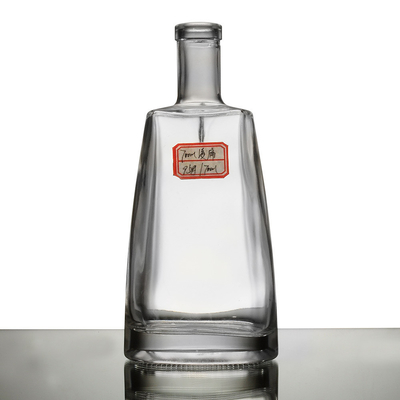 Material de vidrio súper sílex de forma poligónica única Botella de vidrio para alcohol Gin Vodka Ideal
