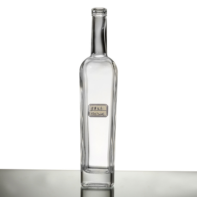 Material de vidrio súper sílex de forma poligónica única Botella de vidrio para alcohol Gin Vodka Ideal