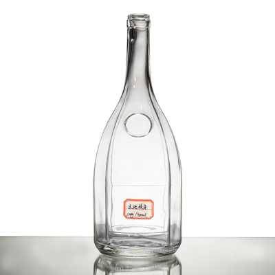 Material del cuello Material de vidrio Super Flint Botella de vidrio de 4.5L para vodka Gin Whiskey