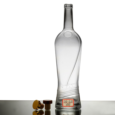 Material del cuello Material de vidrio Super Flint Botella de vidrio de 4.5L para vodka Gin Whiskey