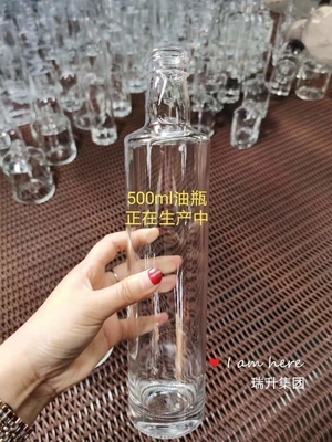 Botella de vidrio de vodka vacía de 750 ml transparente con sellado tipo corcho/tortilla/guala