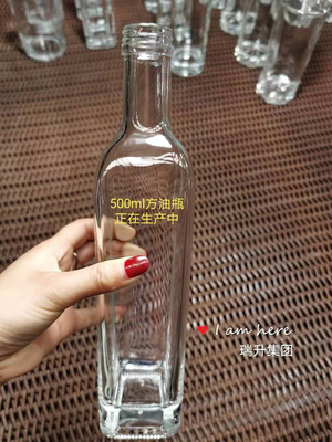 Botella de vidrio de vodka vacía de 750 ml transparente con sellado tipo corcho/tortilla/guala