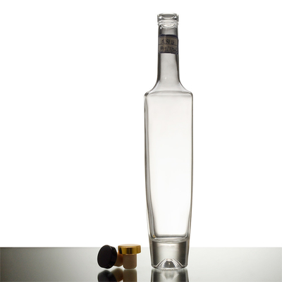 Botella de vidrio de vodka vacía de 750 ml transparente con sellado tipo corcho/tortilla/guala