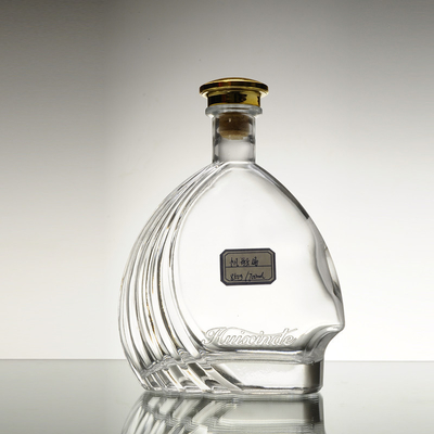 700 ml de material de vidrio de súper piedra botella de whisky para vodka clara