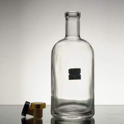 700 ml de material de vidrio de súper piedra botella de whisky para vodka clara