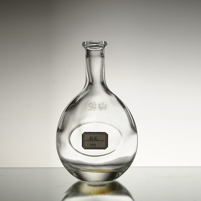 700 ml de material de vidrio de súper piedra botella de whisky para vodka clara