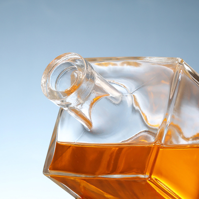 Material de vidrio Super Flint Impresión personalizada Botella de vidrio cuadrada para botella de ginebra de lujo