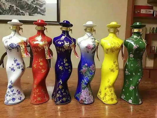 Logotipo personalizado aceptable Botella de vodka de 750 ml en forma de mujer para botella de vidrio de licor