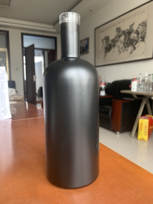 Botella de brandy de vidrio transparente o personalizada de 750 ml Liquor/Wine Decanter con diseño tallado
