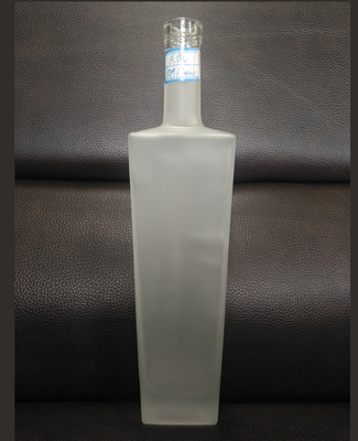 Botella de vidrio cuadrada de 500 ml para bebidas Liquor Brandy Whiskey Vodka Gin Rum Etiqueta decal