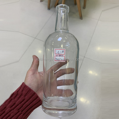 Super Flint 700ml Botella de vodka de vidrio con corcho OEM / ODM aceptable Personalizable
