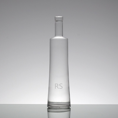 Botella de vidrio de vodka de 700 ml de corcho para bebidas