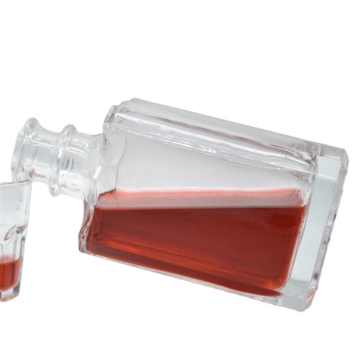Botella de vidrio Capacidad 750 ml Base de la montaña Botella redonda Flint Cuadrado hombro Gin Whiskey