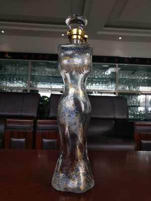 350 ml 500 ml 750 ml botella de vidrio en forma de cuerpo de mujer personalizada para el recipiente de alcohol espirituoso