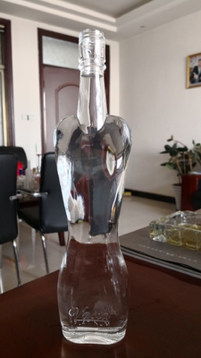 350 ml 500 ml 750 ml botella de vidrio en forma de cuerpo de mujer personalizada para el recipiente de alcohol espirituoso